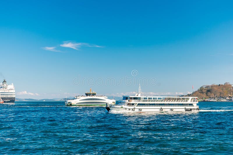 Traficul în apele bosfor. royalty free stock photo