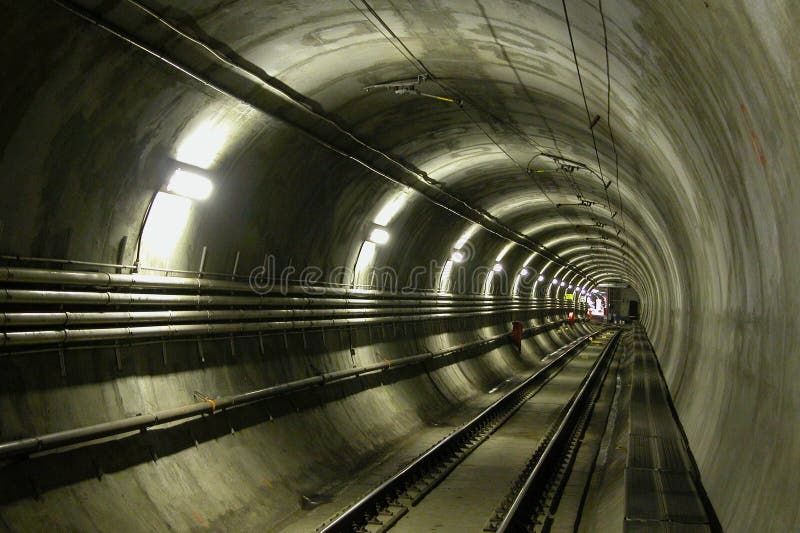 Traforo di LRT fotografie stock libere da diritti Traforo di LRT fotografie stock libere da diritti