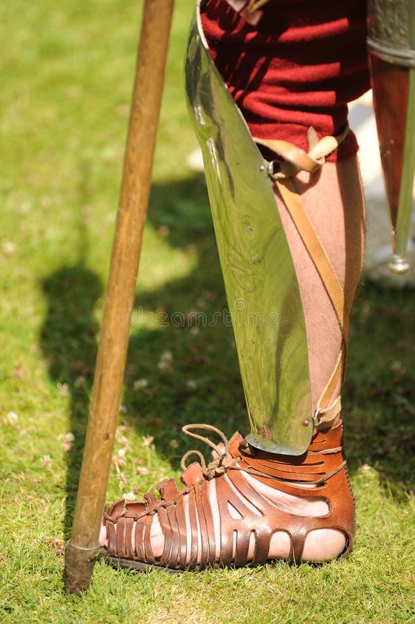Tragendes Sandelholz des römischen Soldaten stockfotografie Tragendes Sandelholz des römischen Soldaten stockfotografie