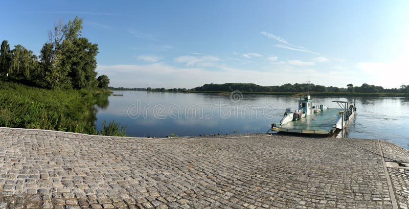 Traghetto a Magdeburgo fotografia stock libera da diritti Traghetto a Magdeburgo fotografia stock libera da diritti