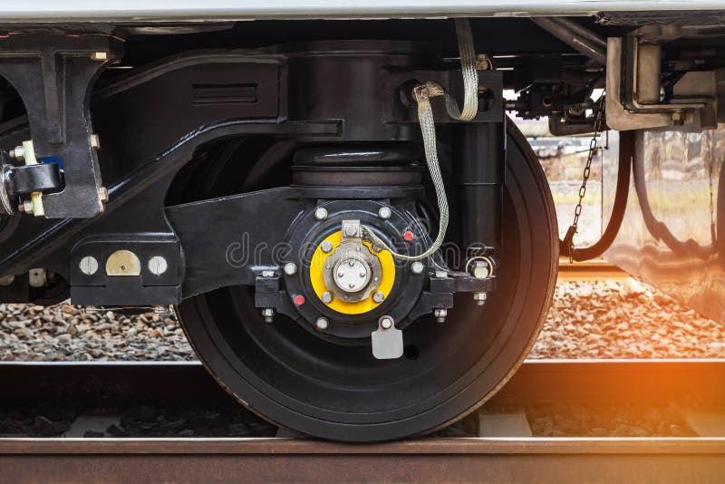 train moderne de roue sur la voie image libre de droits train moderne de roue sur la voie image libre de droits