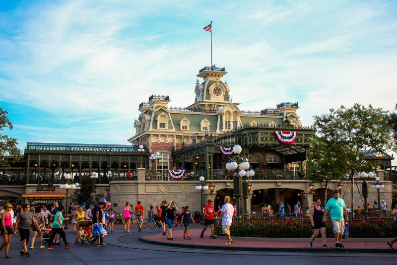 Disney magic kingdom train hi-res stock photography and images - Alamy