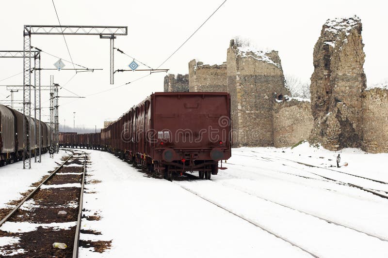 Vlaky nákladnej dvore zimné Srbsku.