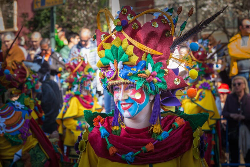 Trajes de los colores en desfile de carnaval imagenes de archivo Trajes de los colores en desfile de carnaval imagenes de archivo