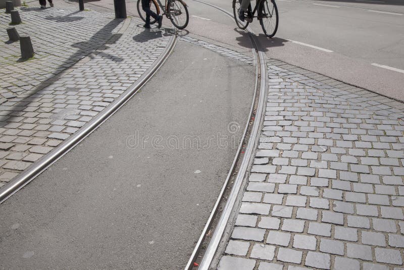 Tram-Bahn und Fahrräder; Den Haag; Den Haag stockbilder Tram-Bahn und Fahrräder; Den Haag; Den Haag stockbilder