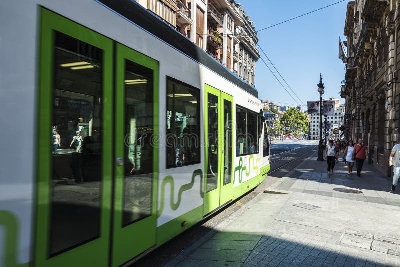Tram a Bilbao, Spagna immagini stock Tram a Bilbao, Spagna immagini stock