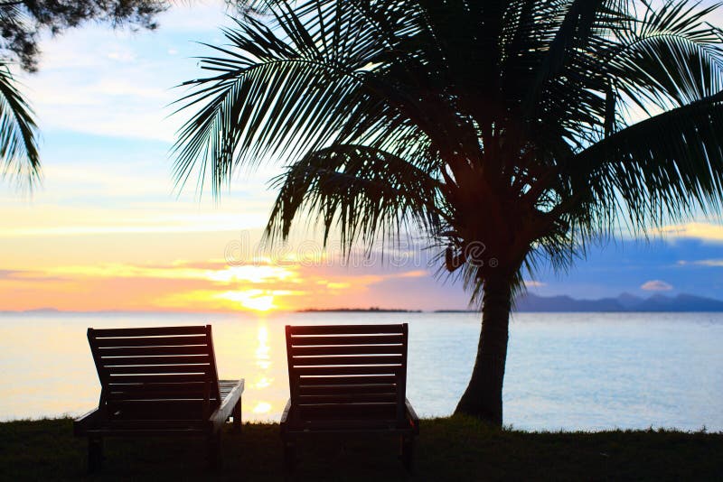 Tramonto al ricorso tropicale fotografia stock libera da diritti Tramonto al ricorso tropicale fotografia stock libera da diritti