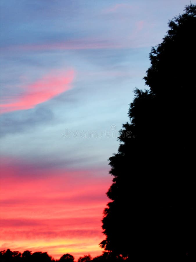Tramonto di estate immagini stock libere da diritti Tramonto di estate immagini stock libere da diritti