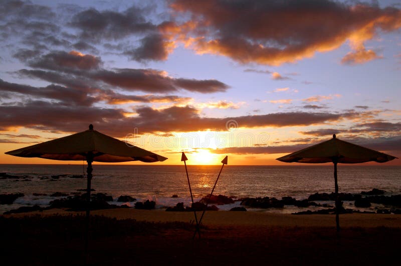 Tramonto hawaiano della Molocai immagine stock libera da diritti Tramonto hawaiano della Molocai immagine stock libera da diritti