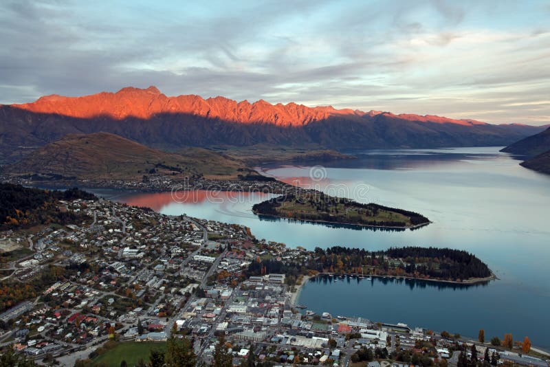 Tramonto Nuova Zelanda di Queenstown fotografia stock Tramonto Nuova Zelanda di Queenstown fotografia stock