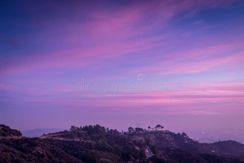 Tramonto sopra le colline di Los Angeles immagine stock Tramonto sopra le colline di Los Angeles immagine stock