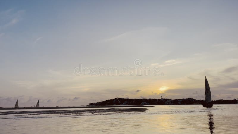 Tramonto tramonto tramonto spiaggia cielo nuvoloso mare mare mare paesaggio oceanico shela lamu regione costiera kenya africa orie