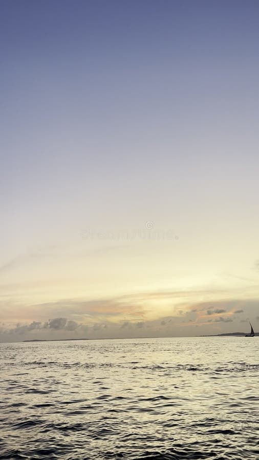 Tramonto tramonto tramonto spiaggia cielo nuvoloso mare mare mare paesaggio oceanico shela lamu regione costiera kenya africa orie