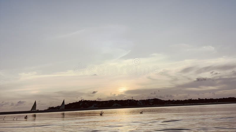 Tramonto tramonto tramonto spiaggia cielo nuvoloso mare mare mare mare paesaggio oceanico shela lamu regione costiera kenya region