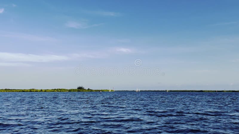 Tramonto tramonto tramonto spiaggia cielo nuvoloso mare mare mare mare paesaggio oceanico shela lamu regione costiera kenya region