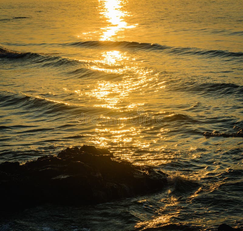 Tramonto sul mare fotografia stock Tramonto sul mare fotografia stock