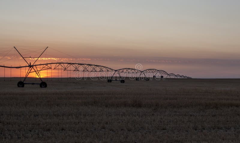 Tramonto vicino a Warman, Saskatchewan, Canada fotografie stock Tramonto vicino a Warman, Saskatchewan, Canada fotografie stock