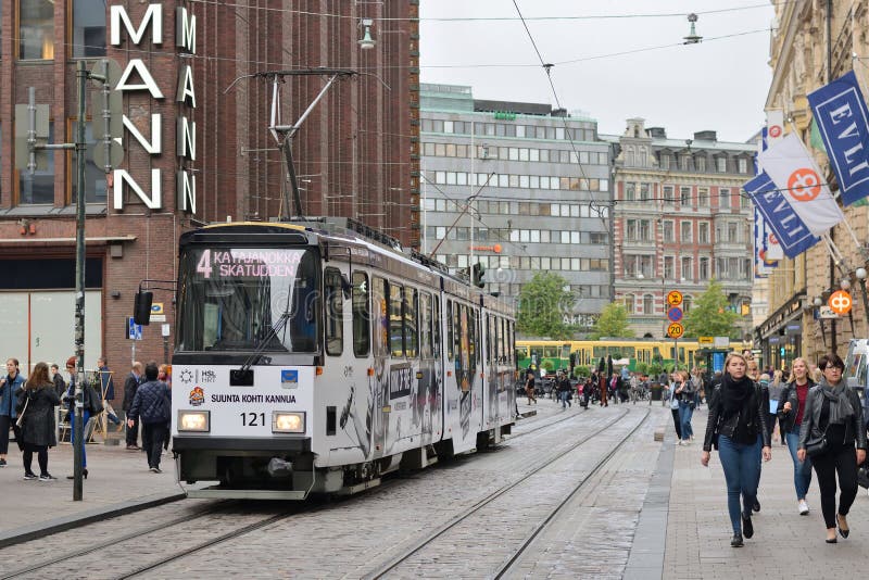 Tramwaj na ulicie Helsinki, Finlandia fotografia stock Tramwaj na ulicie Helsinki, Finlandia fotografia stock
