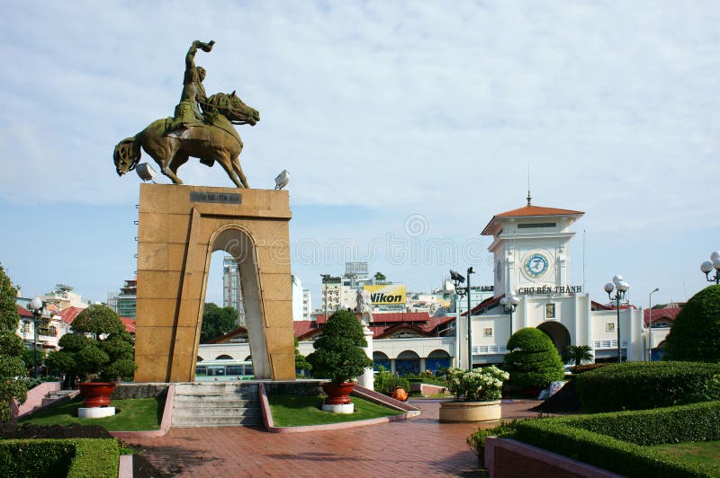 Tran Nguyen Han-Statue an Ben Thanh-Markt