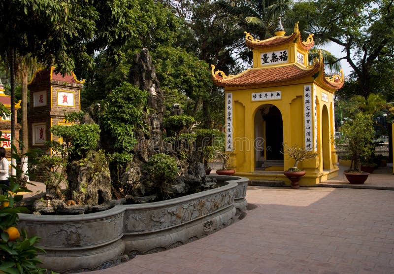Tran vietnam för hanoi pagodaquoc