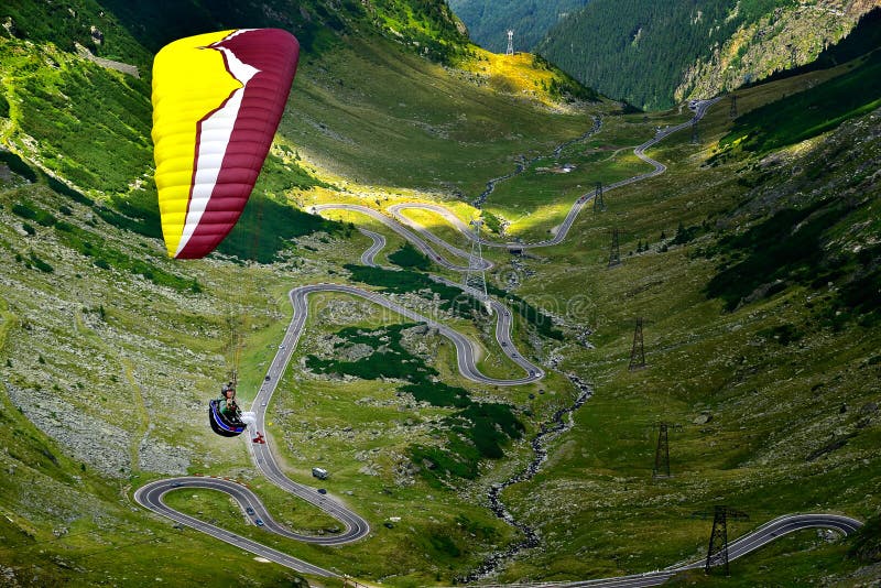 Transfagarasan, ο διασημότερος δρόμος στη Ρουμανία στο θερινό χρόνο στοκ φωτογραφίες με δικαίωμα ελεύθερης χρήσης