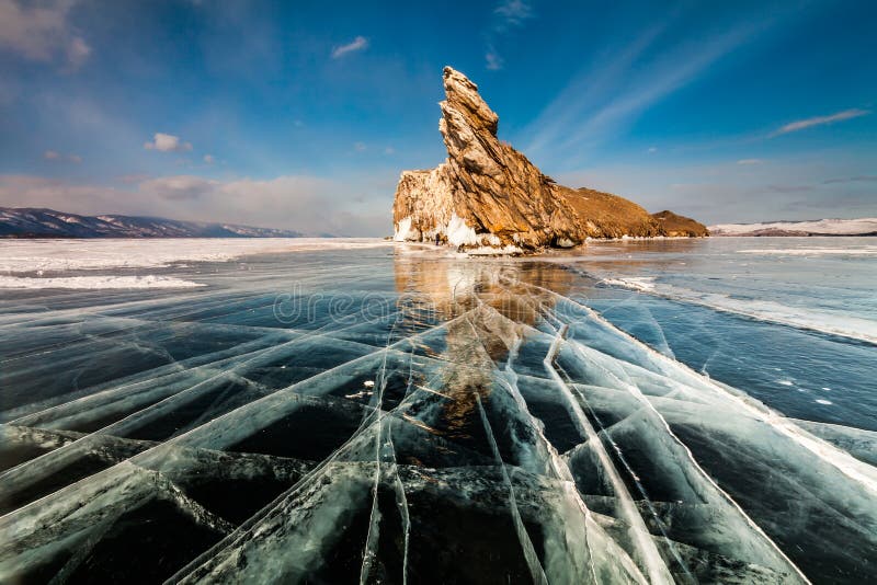 Transparentes Eis auf dem Baikalsee Sibirien, Russland lizenzfreie stockfotos Transparentes Eis auf dem Baikalsee Sibirien, Russland lizenzfreie stockfotos