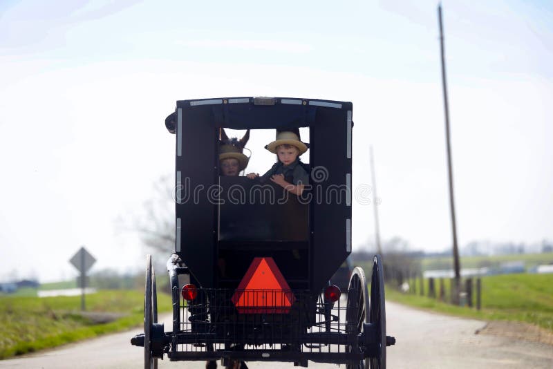 O Condado Amish de Ohio - Transporte Amish fotografia de stock royalty free