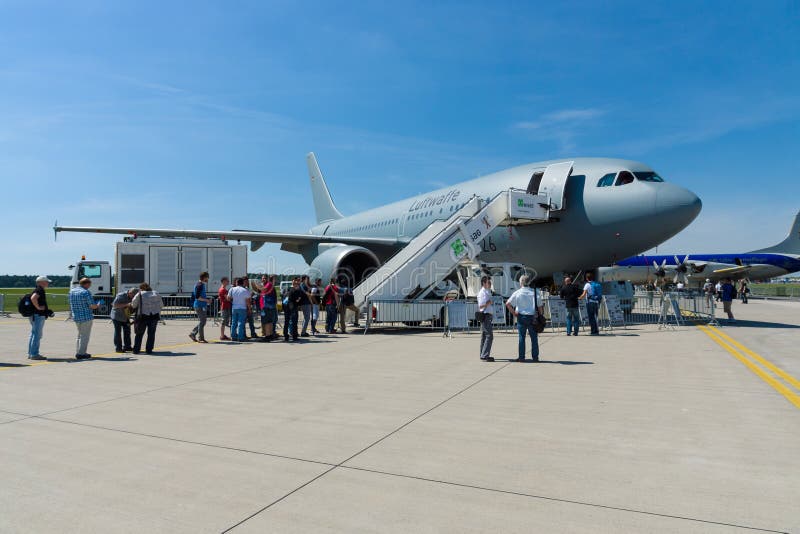 Transporte de petrolero multi del papel de Airbus A310 MRTT Fuerza aérea alemana fotos de archivo Transporte de petrolero multi del papel de Airbus A310 MRTT Fuerza aérea alemana fotos de archivo