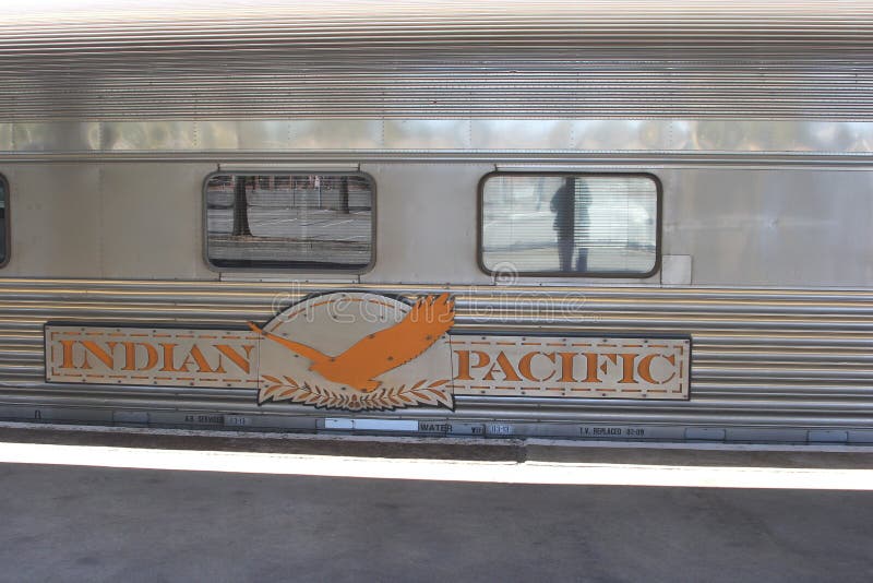 Transporte público en tren pacífico indio de larga distancia, Australia foto de archivo libre de regalías Transporte público en tren pacífico indio de larga distancia, Australia foto de archivo libre de regalías
