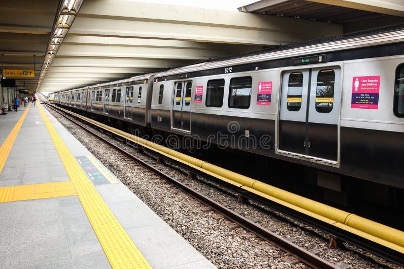 Rio de Janeiro, Brazil: View of public transport in Rio de Janeiro, which will be available for the Olympic Games Rio 2016. The city has an extensive public transport network, which rely on subway, trains, bus lines, light vehicle on rails and cable cars. The average value of the tickets cost R$ 3.80 to R$ 4.10 (value of approximately US$ 1). Photo taken on April 2, 2015. Rio de Janeiro, Brazil: View of public transport in Rio de Janeiro, which will be available for the Olympic Games Rio 2016. The city has an extensive public transport network, which rely on subway, trains, bus lines, light vehicle on rails and cable cars. The average value of the tickets cost R$ 3.80 to R$ 4.10 (value of approximately US$ 1). Photo taken on April 2, 2015.