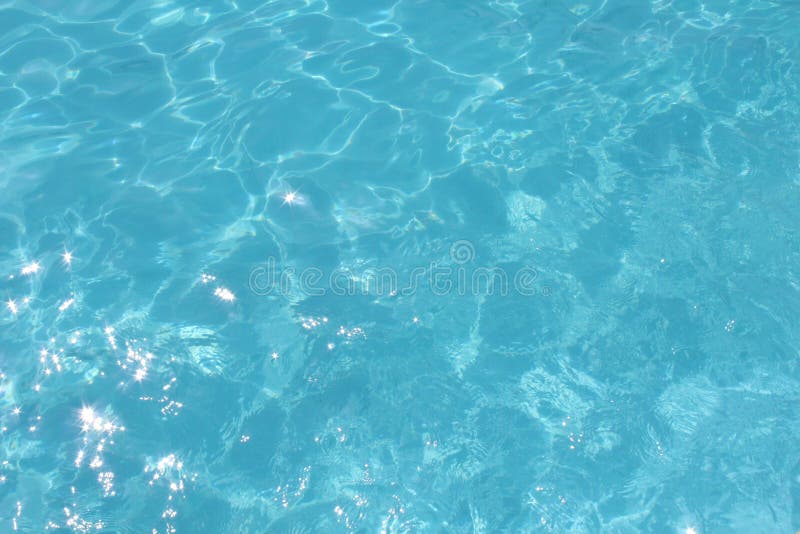 Trasparente, acqua pulita nello stagno fotografia stock libera da diritti