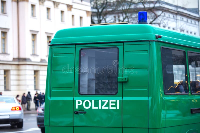 Trasportatore tedesco del gruppo della polizia fotografie stock libere da diritti Trasportatore tedesco del gruppo della polizia fotografie stock libere da diritti