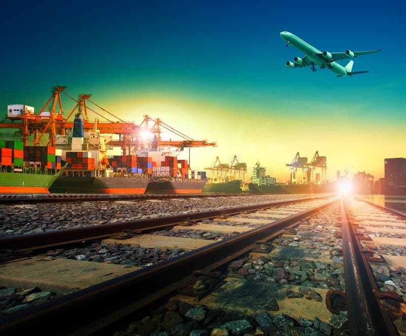 Trasporto ferroviario in porto di spedizione e aereo da carico di importazioni-esportazioni