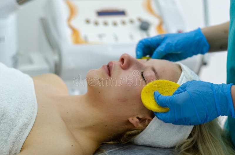 Tratamiento facial cosmético fotografía de archivo