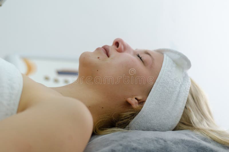 Tratamiento facial cosmético fotos de archivo