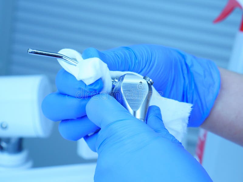 Trattamento antimicrobico di una pistola odontoiatrica ad acqua Apparecchiature per la disinfezione nell'odontoiatria Attrezzatur