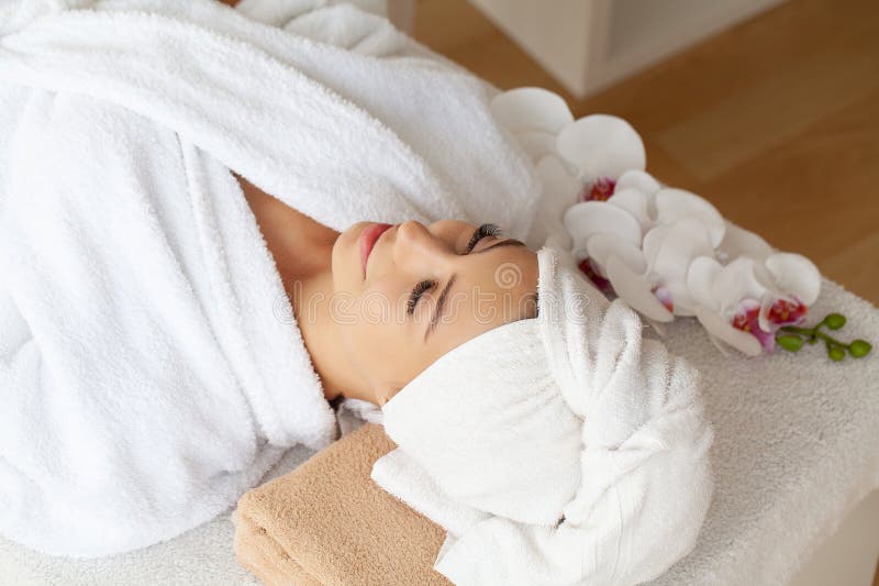 Trattamento di massaggi per la donna a Beauty Spa Salon fotografia stock