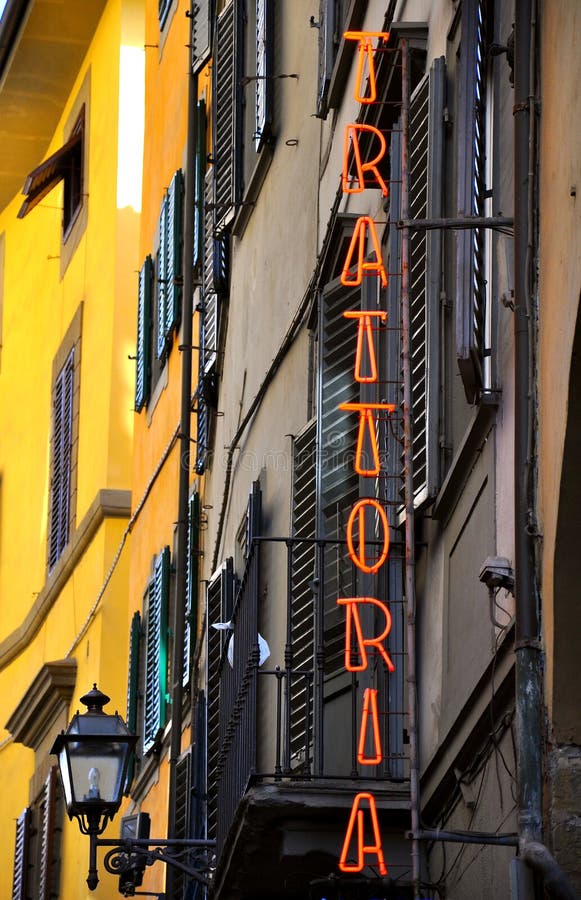 Trattoria kennzeichnen innen Italien stockfotografie Trattoria kennzeichnen innen Italien stockfotografie
