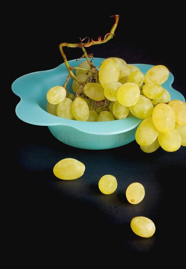 Download Trauben, Jahreszeitfrüchte stockfoto. Bild von getreide - 27532