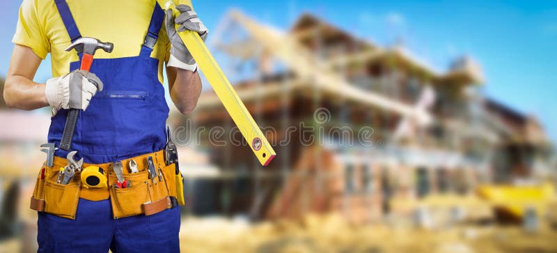 Travailleur Avec La Ceinture D'outil Dans Le Chantier De Construction De  Maison Image stock - Image du courroie, marteau: 132079579