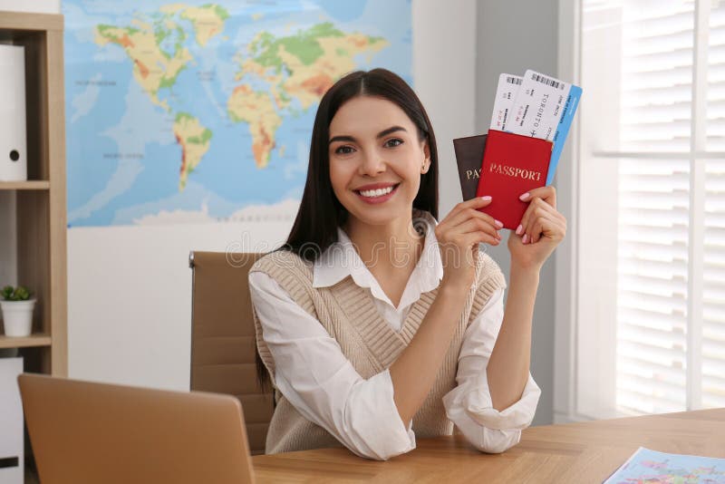 travel agent holiday tickets