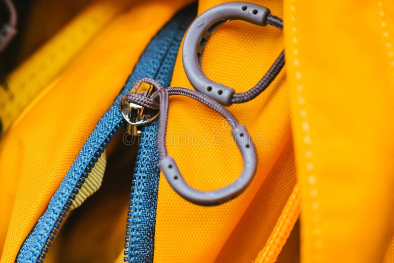 backpack zipper locks