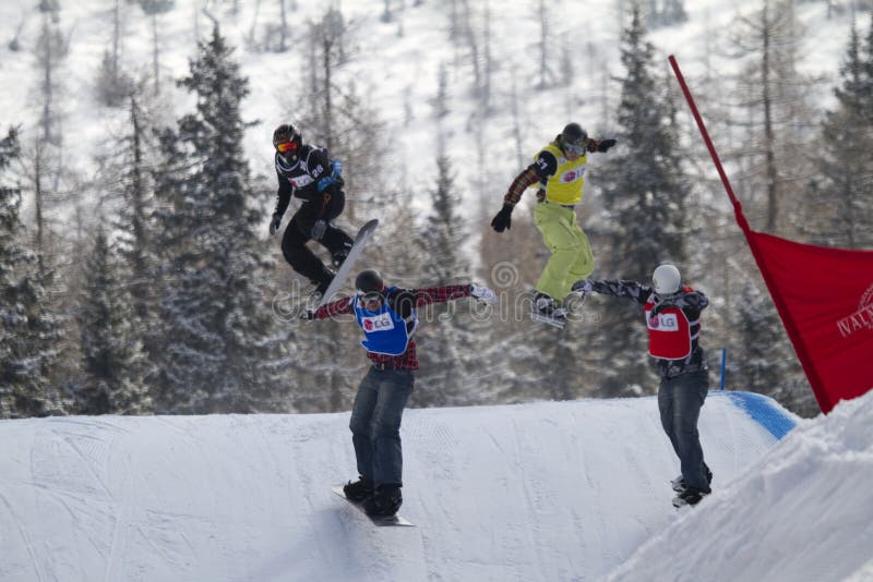 Traversa dello Snowboard fotografie stock libere da diritti Traversa dello Snowboard fotografie stock libere da diritti