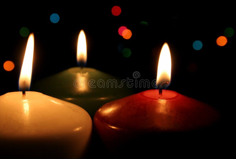 Tre candele festive fotografie stock libere da diritti Tre candele festive fotografie stock libere da diritti