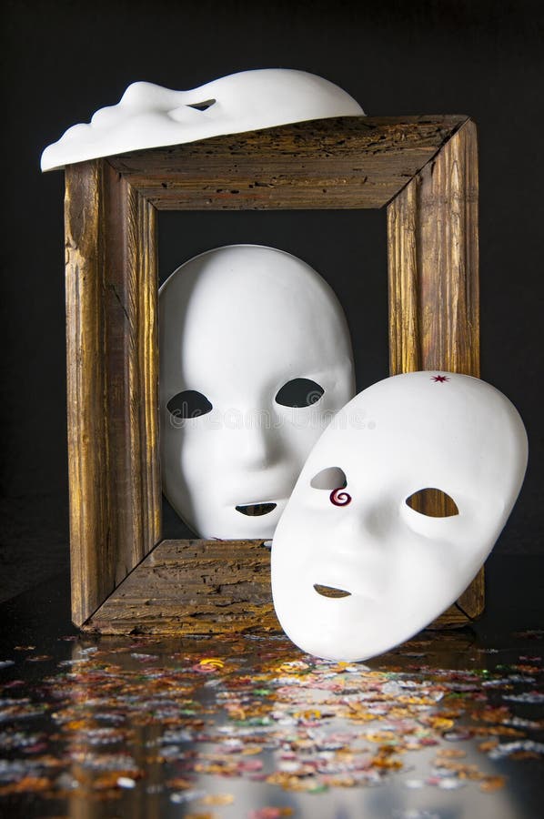 Tre maschere bianche immagine stock. Immagine di concetto - 65124927