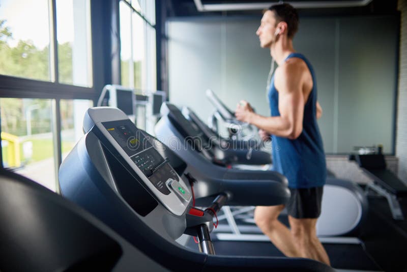 running treadmill without shoes