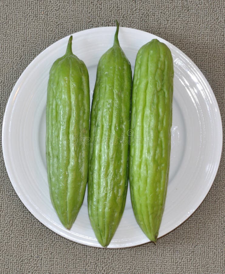 Trei pepene amar stock photo