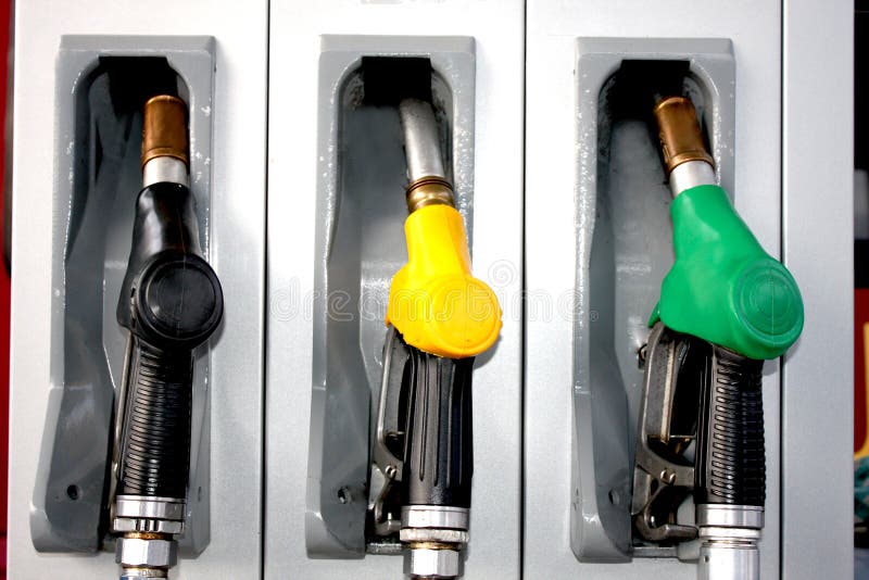 Treibstoff, Diesel, Heizung, Öltankpumpe Stockbild - Bild von bedienung,  tanken: 58804825