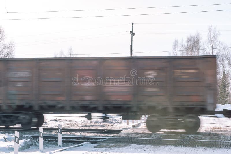 Trein in de winter Trein in de winter Trein bij snelheid stock foto Trein in de winter Trein in de winter Trein bij snelheid stock foto