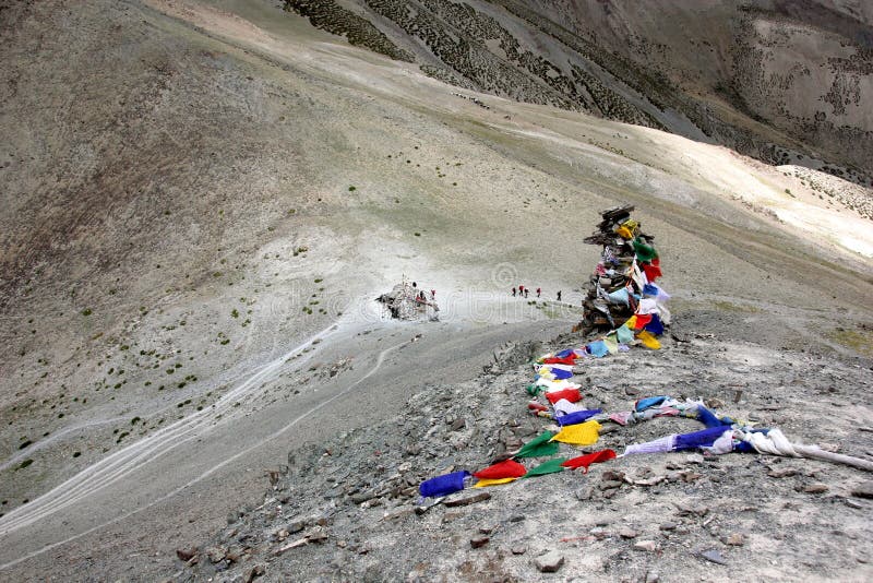 Trekkers στο πέρασμα ganda-Λα στοκ εικόνα με δικαίωμα ελεύθερης χρήσης Trekkers στο πέρασμα ganda-Λα στοκ εικόνα με δικαίωμα ελεύθερης χρήσης